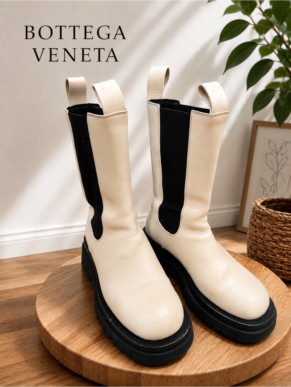 Bottega Veneta Cream and Black Leather Lace-Up Chelsea Boots